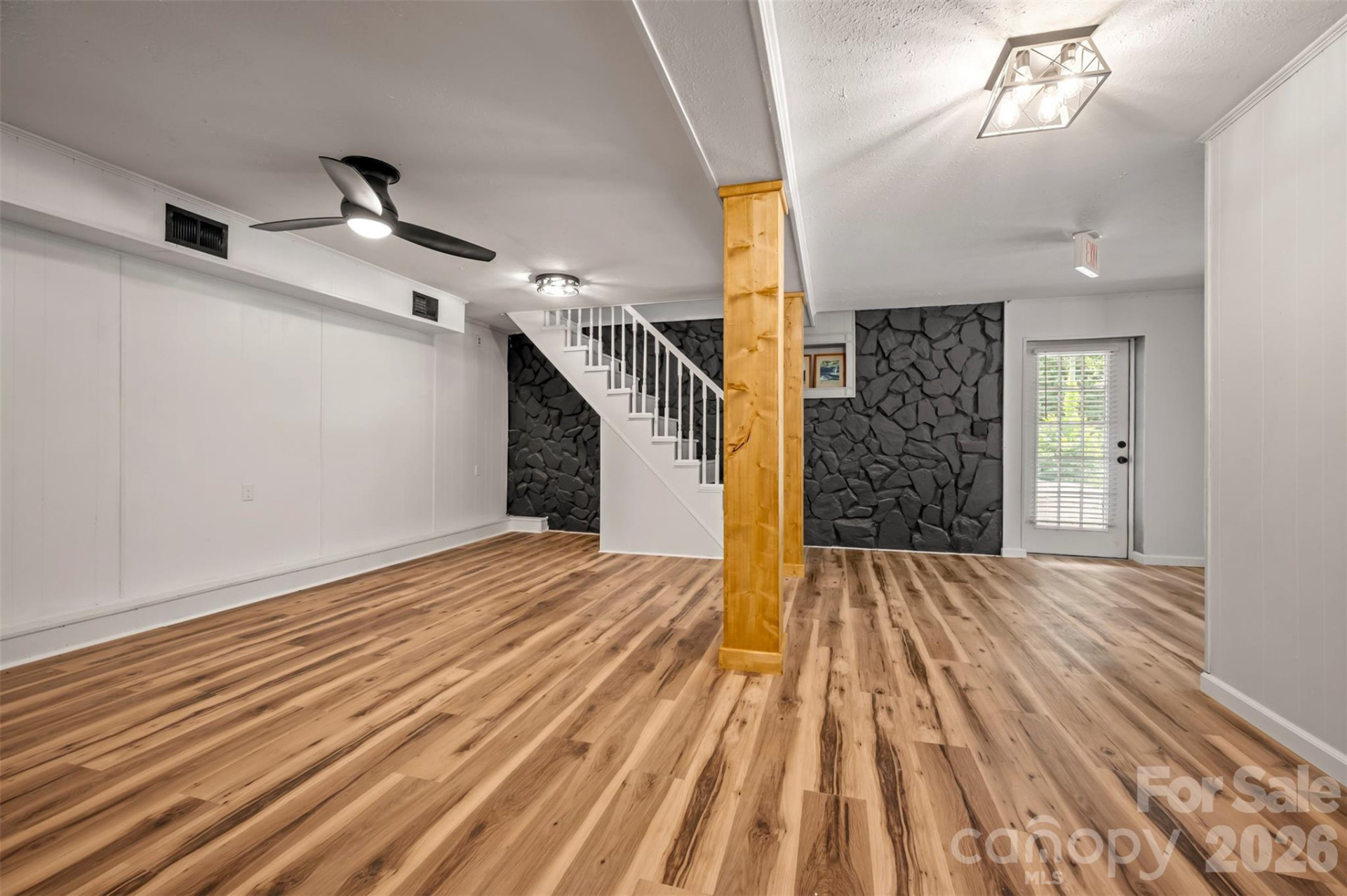 1840 Memorial Highway - Photo 26