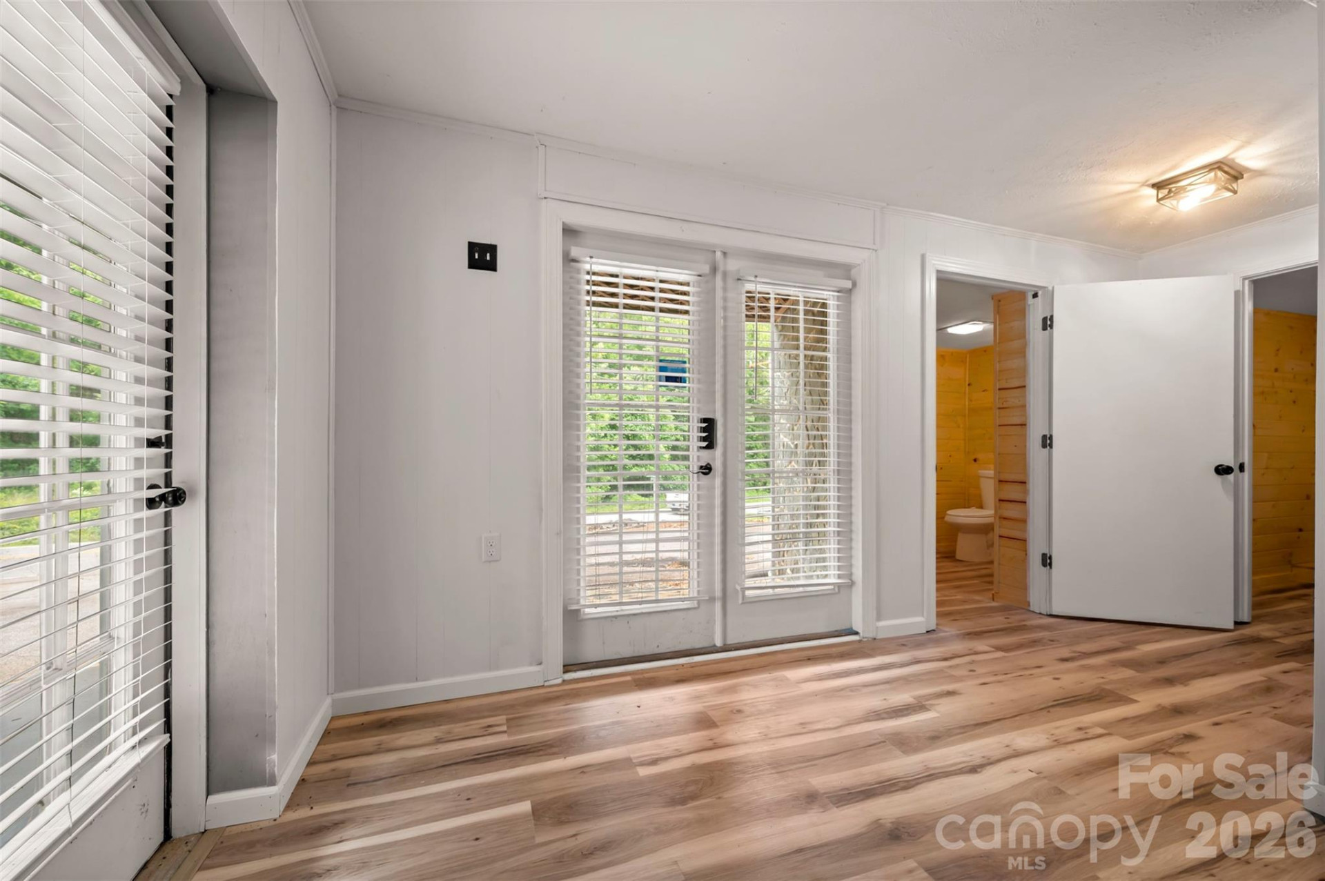 1840 Memorial Highway - Photo 29