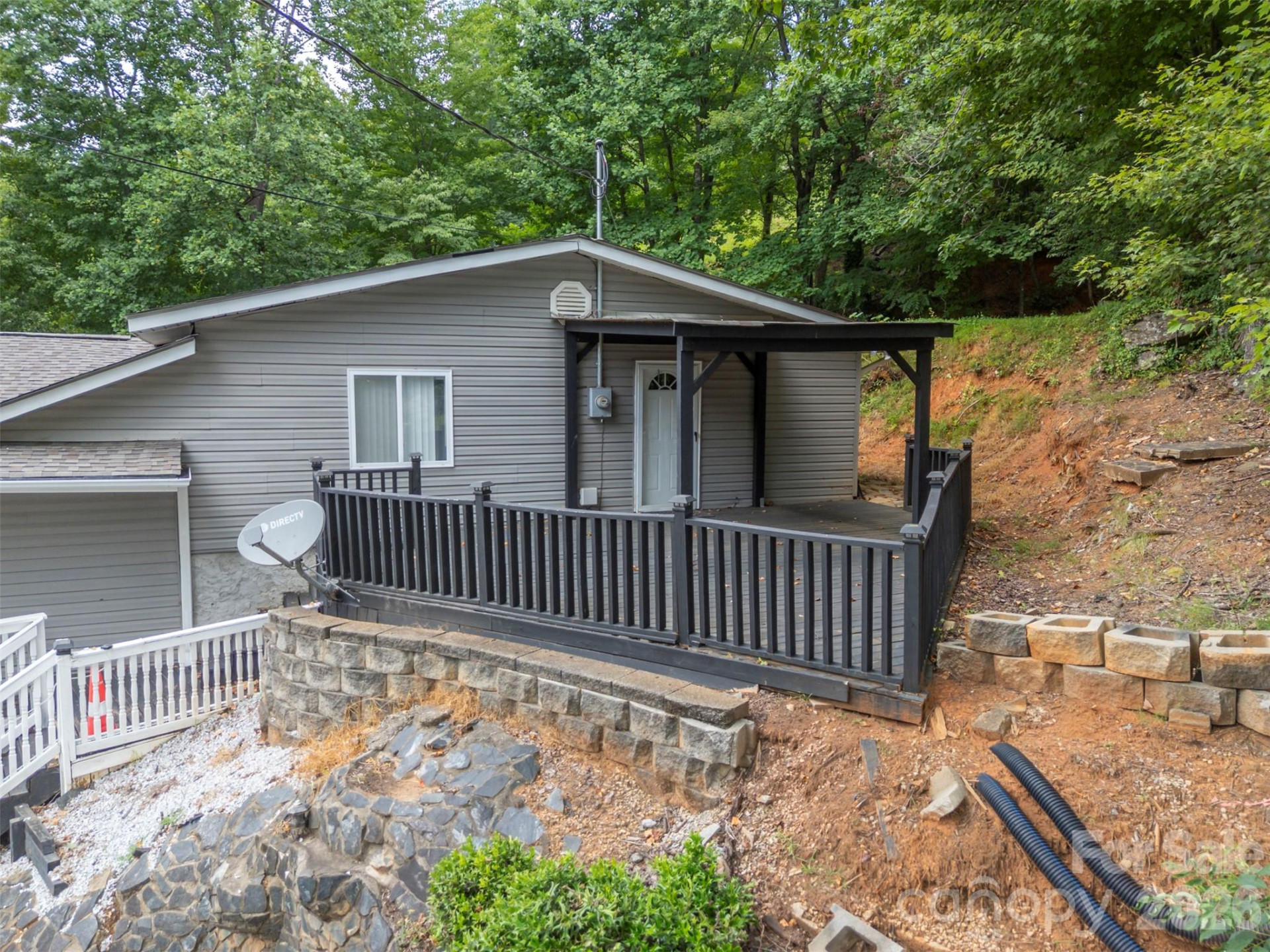 1840 Memorial Highway - Photo 8