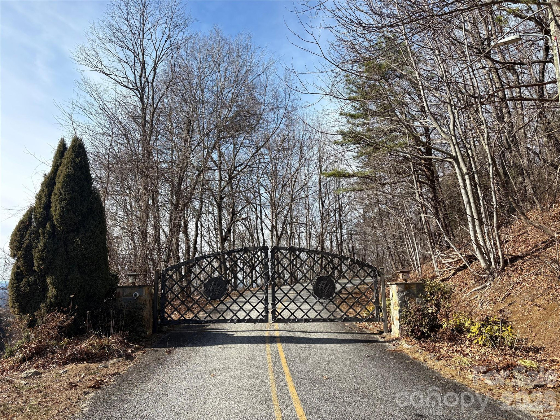 700 Summit Road - Photo 3