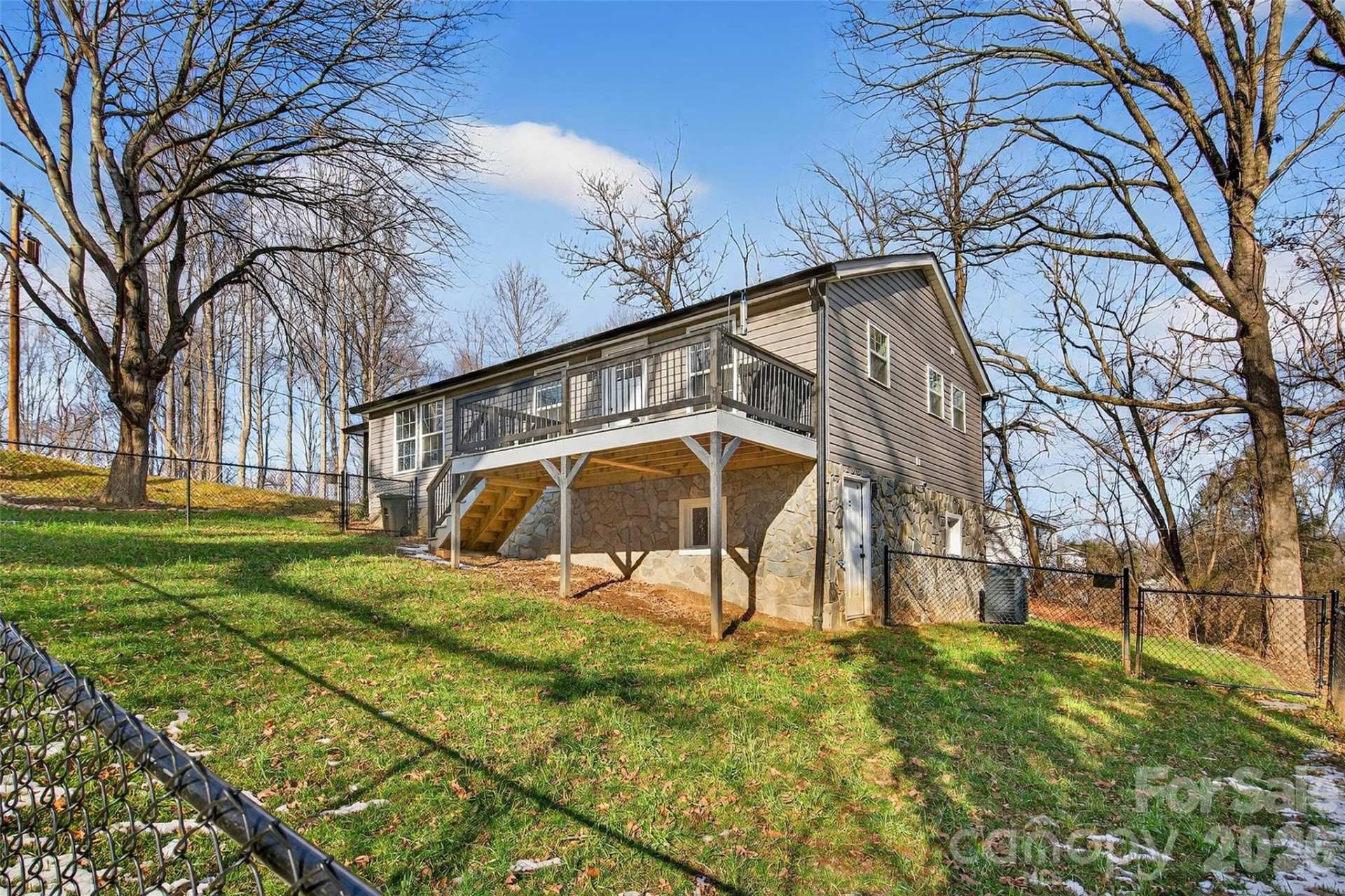 250 Seagle Street - Photo 4