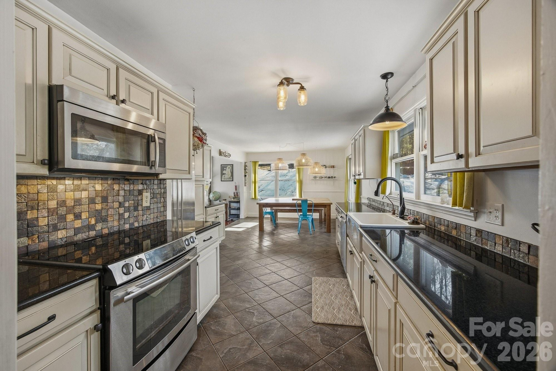 101 Honeysuckle Lane - Photo 4