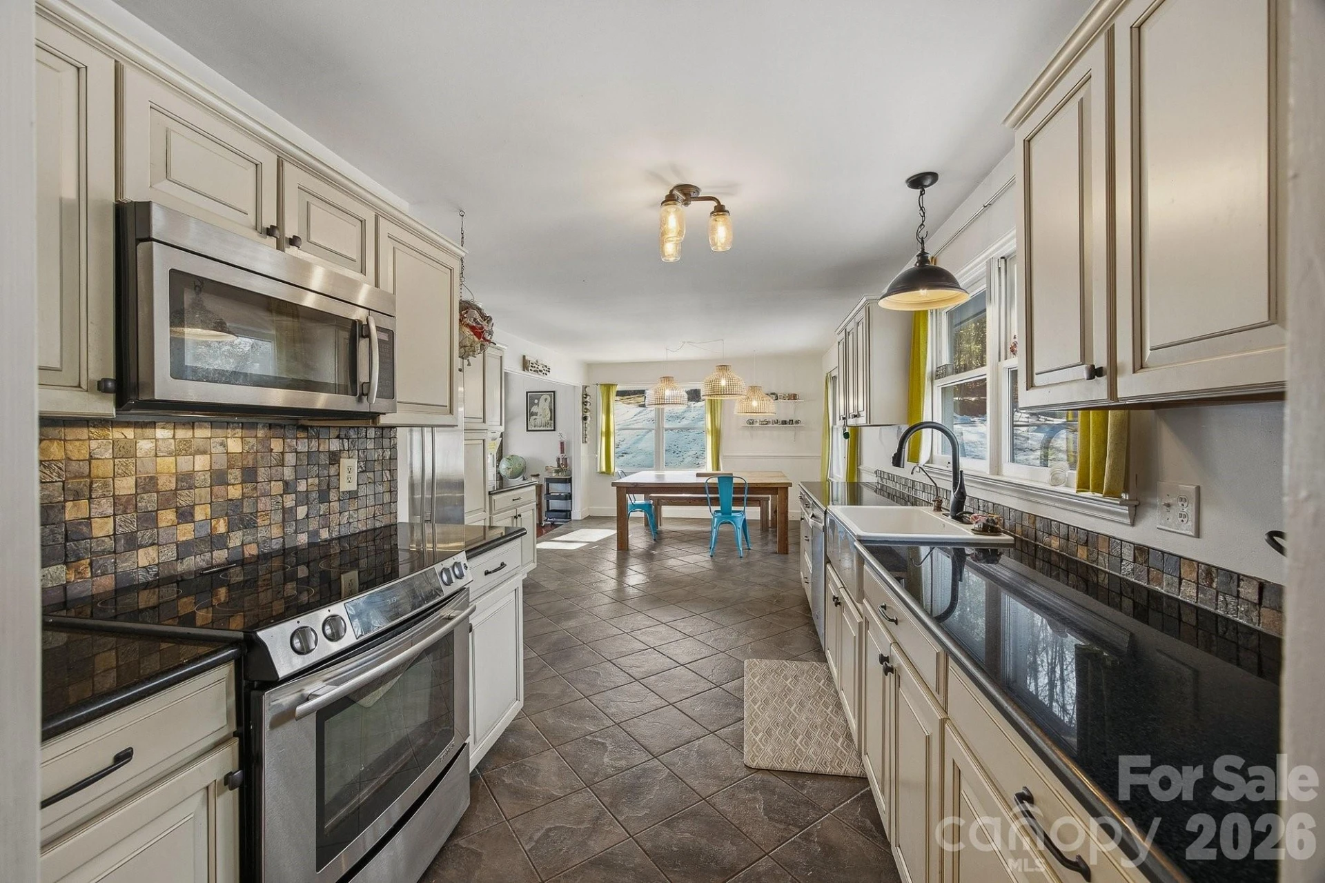101 Honeysuckle Lane - Photo 4