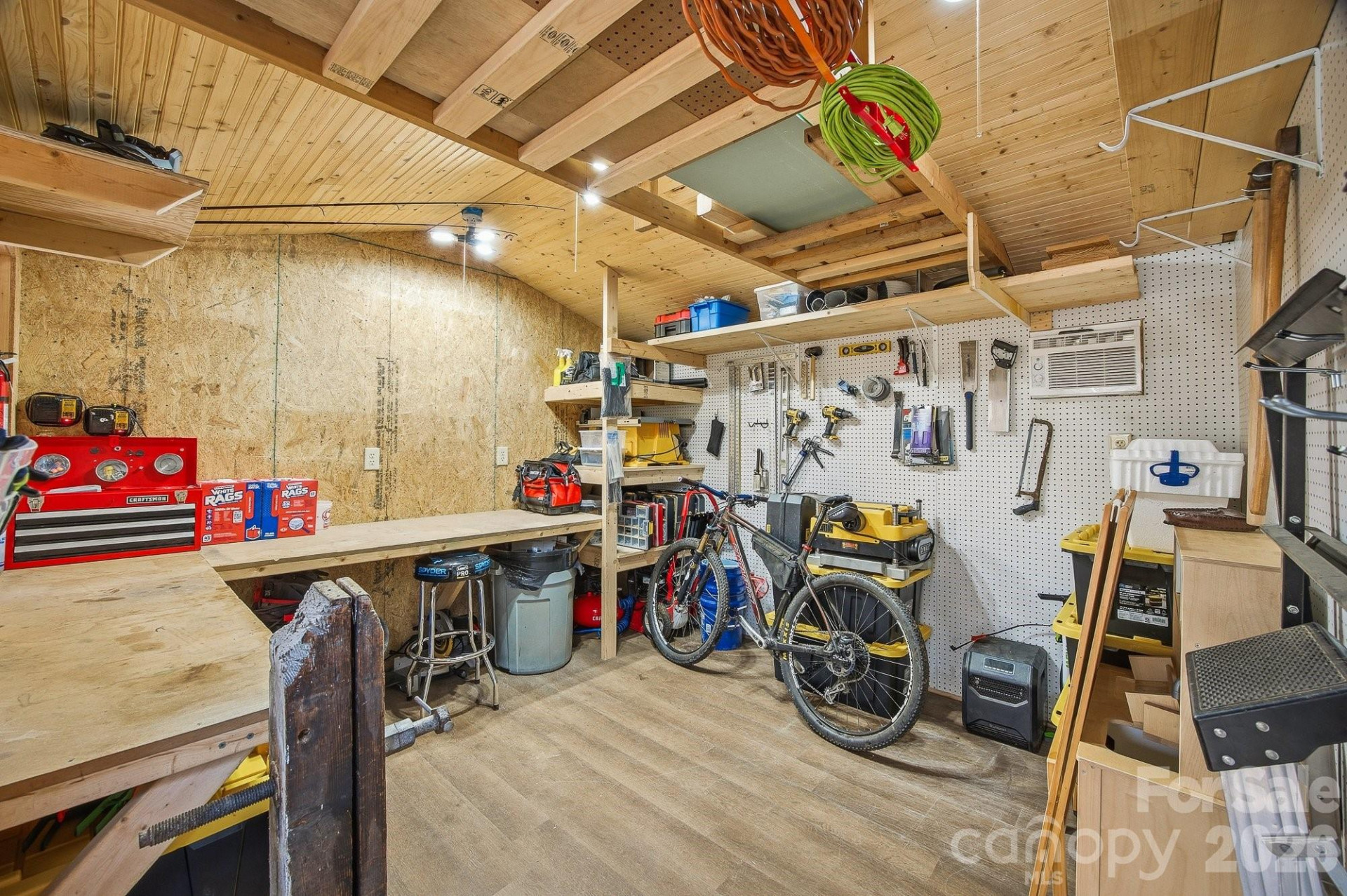 101 Honeysuckle Lane - Photo 31