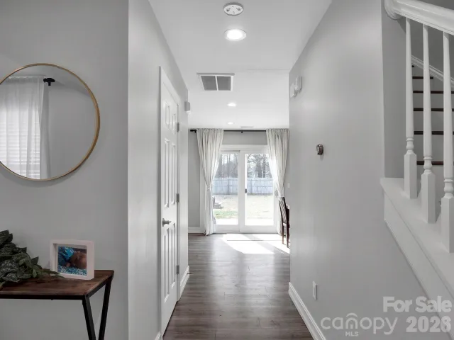 3807 Edgeview Drive