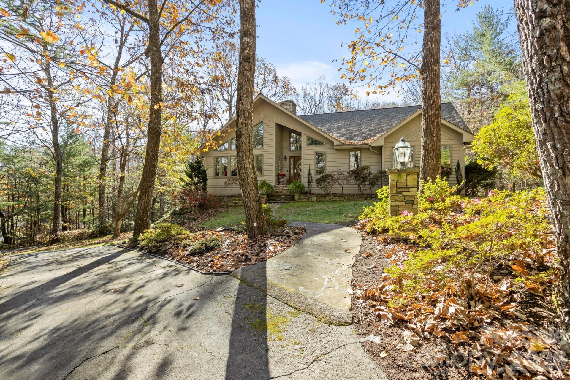 231 Greenleaf Drive - Photo 3