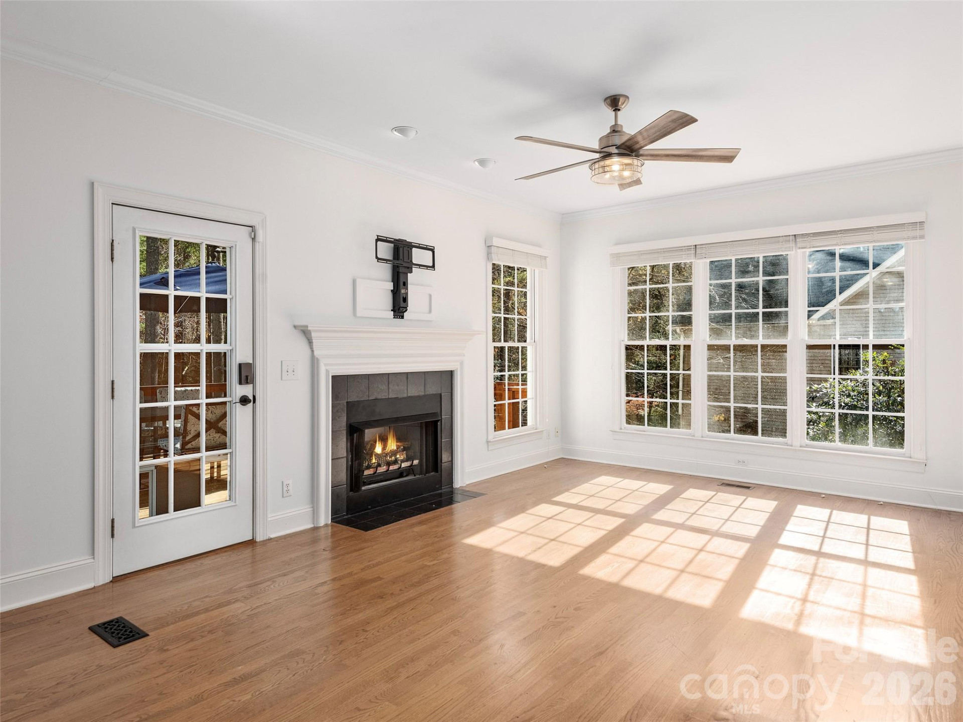 906 Woodvine Road - Photo 11