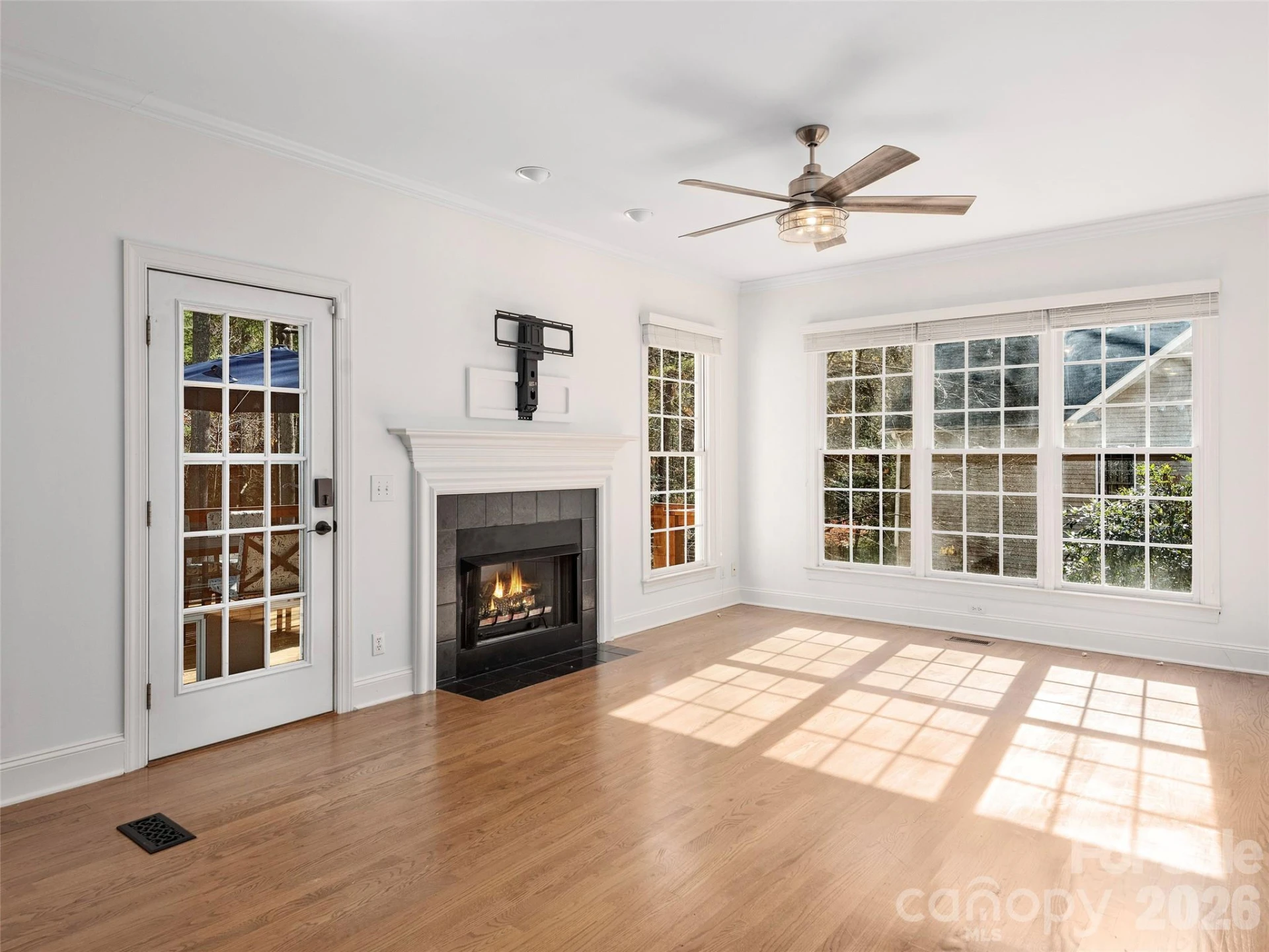 906 Woodvine Road - Photo 11