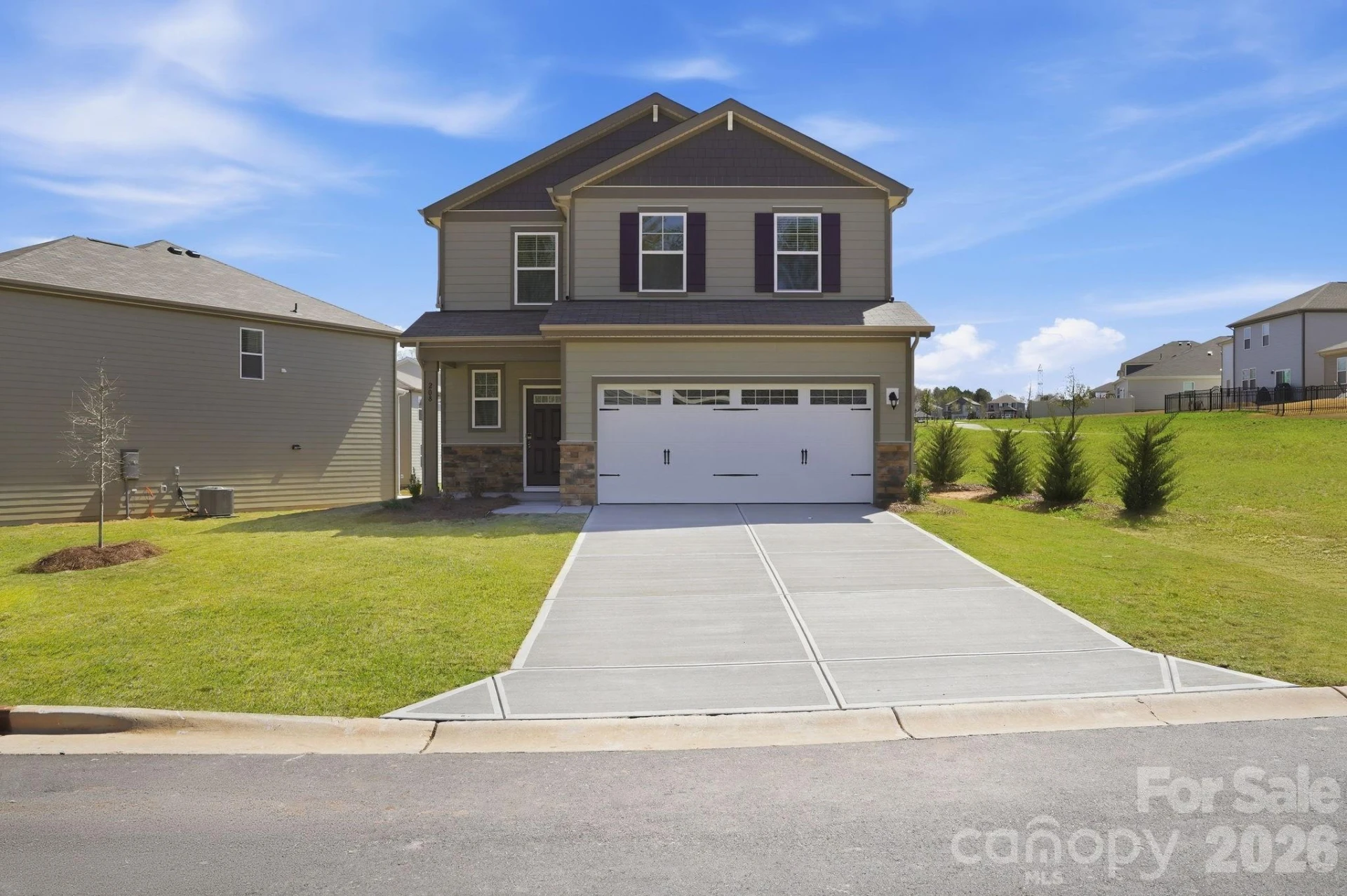 208 Bezelle Avenue - Photo 2