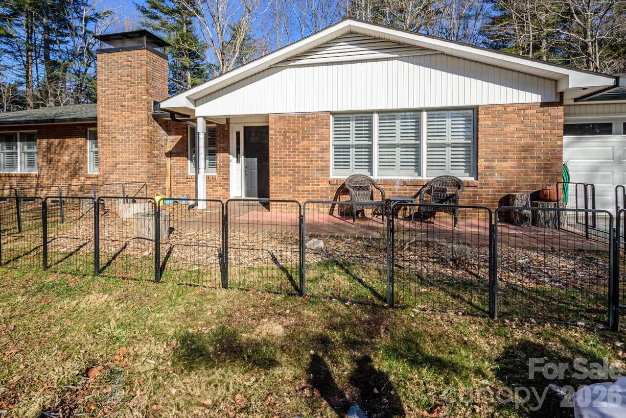 355 Mockingbird Drive - Photo 2