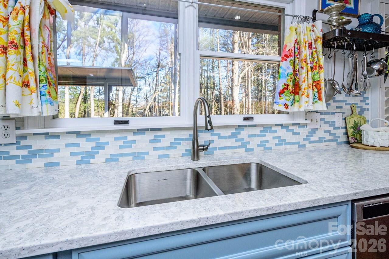 355 Mockingbird Drive - Photo 16