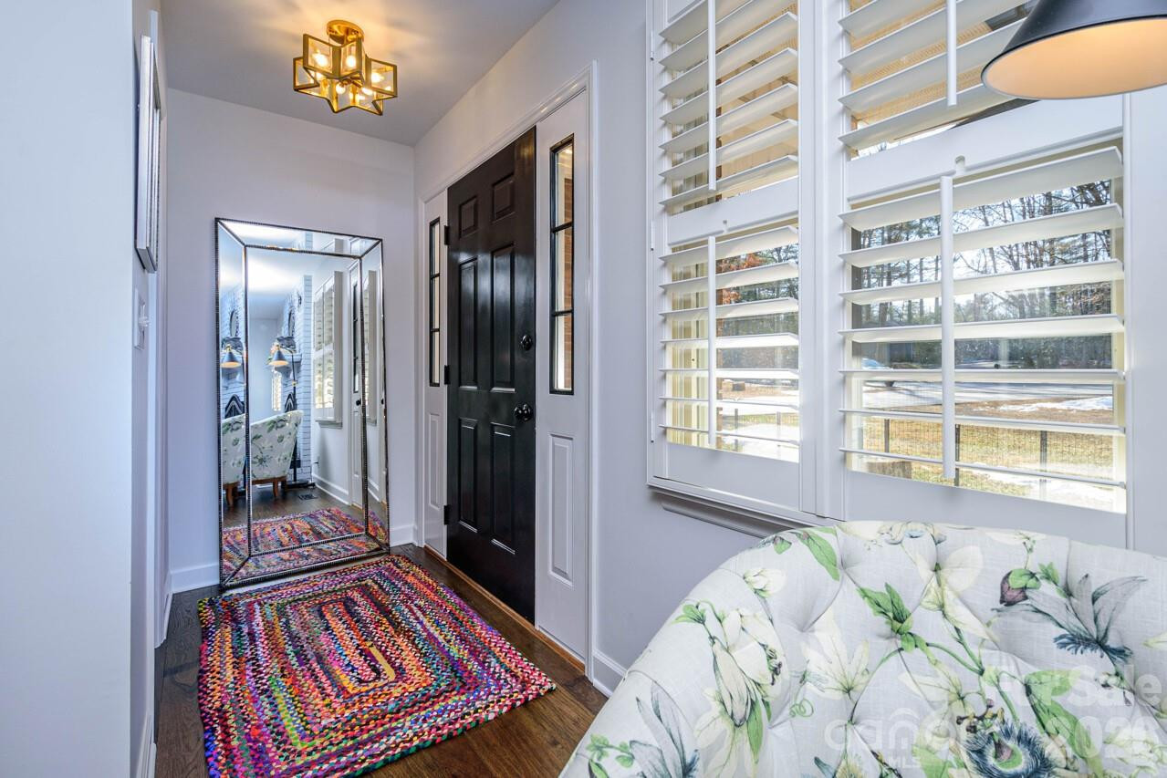 355 Mockingbird Drive - Photo 3