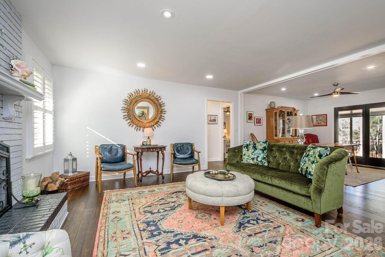 355 Mockingbird Drive - Photo 4