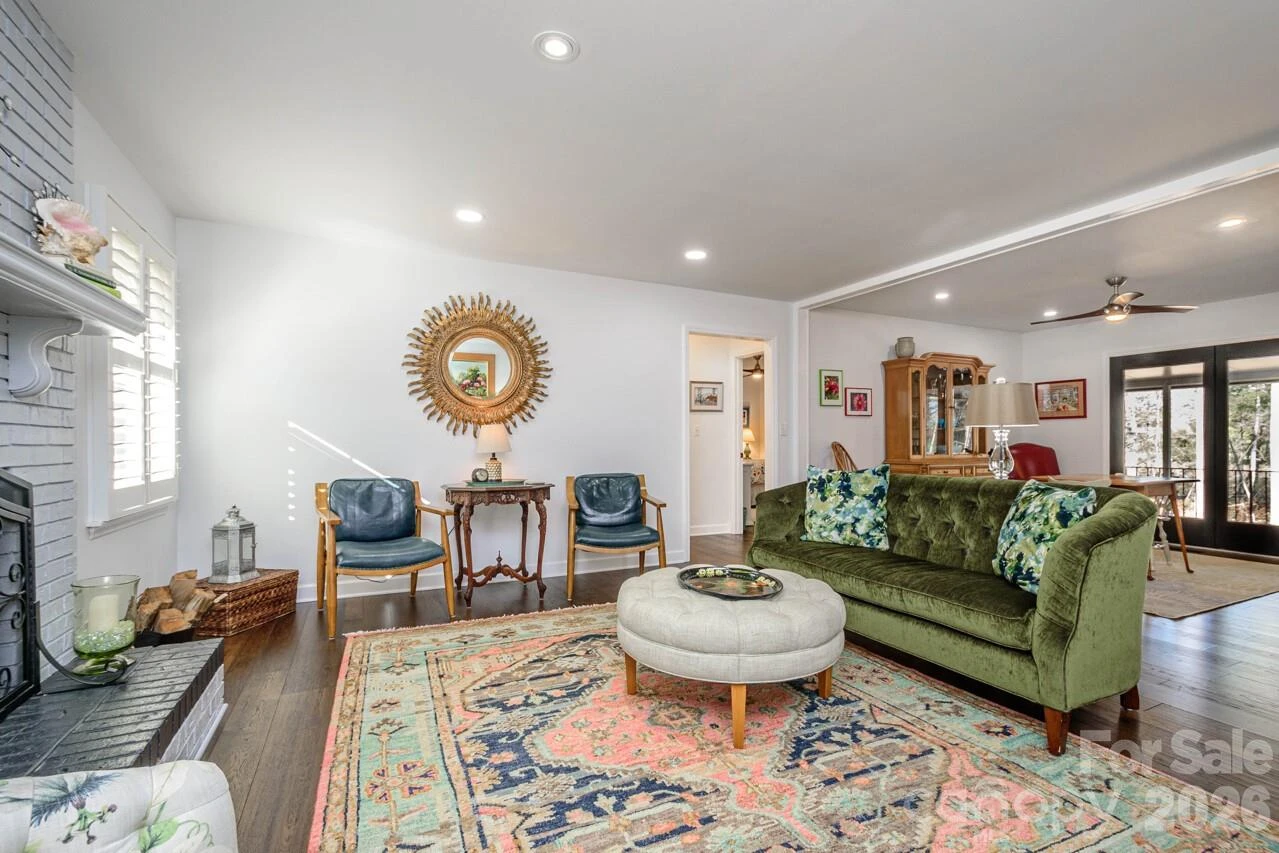 355 Mockingbird Drive - Photo 4