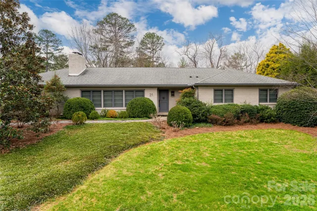 21 Pine Tree Circle