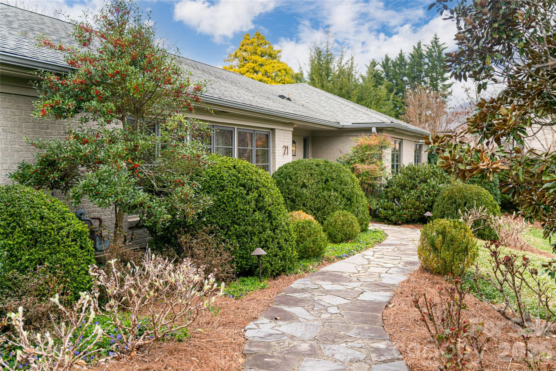 21 Pine Tree Circle - Photo 3