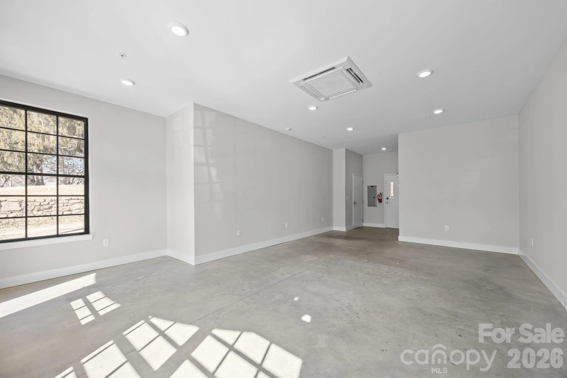 315 Haywood Road - Photo 15