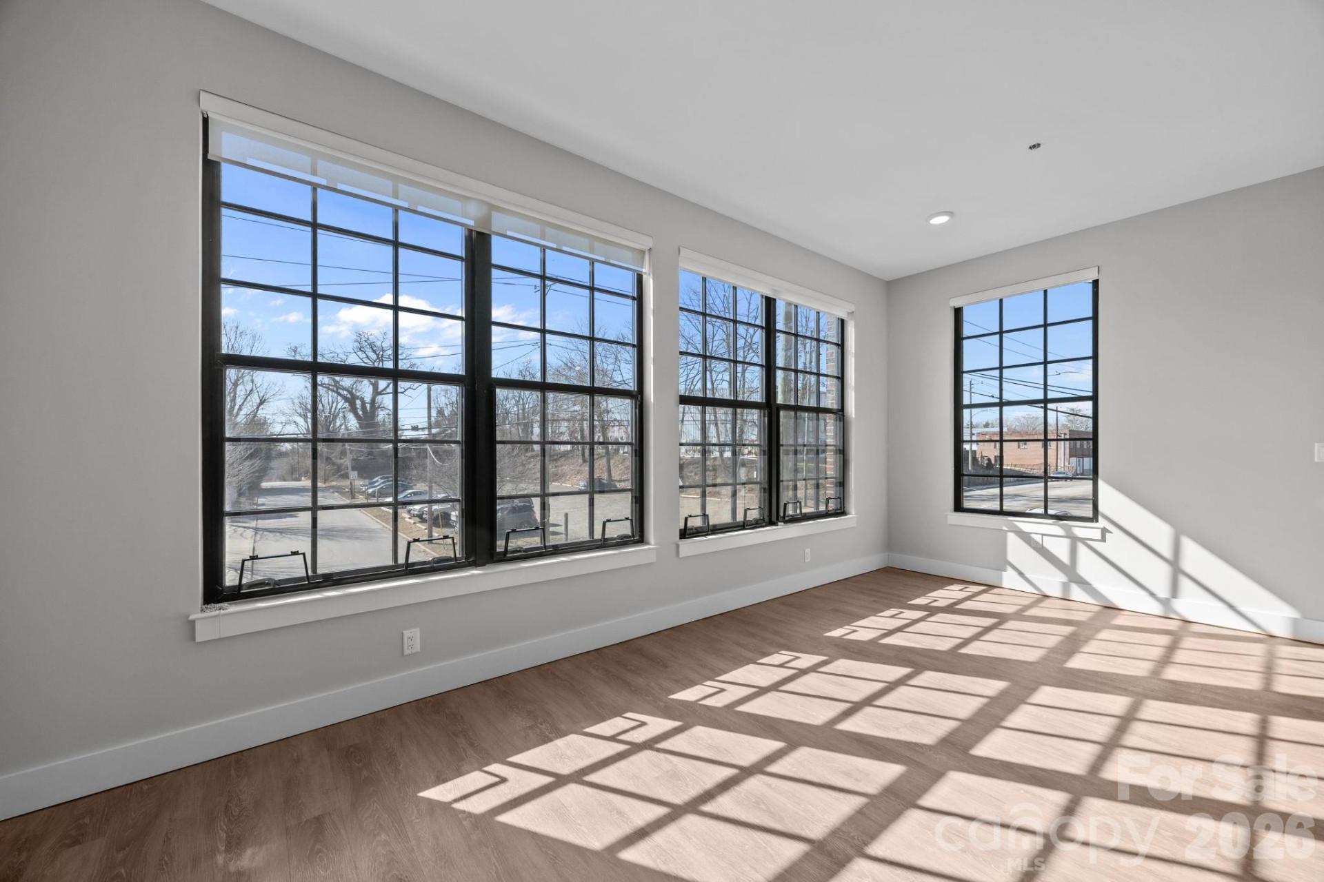 315 Haywood Road - Photo 18