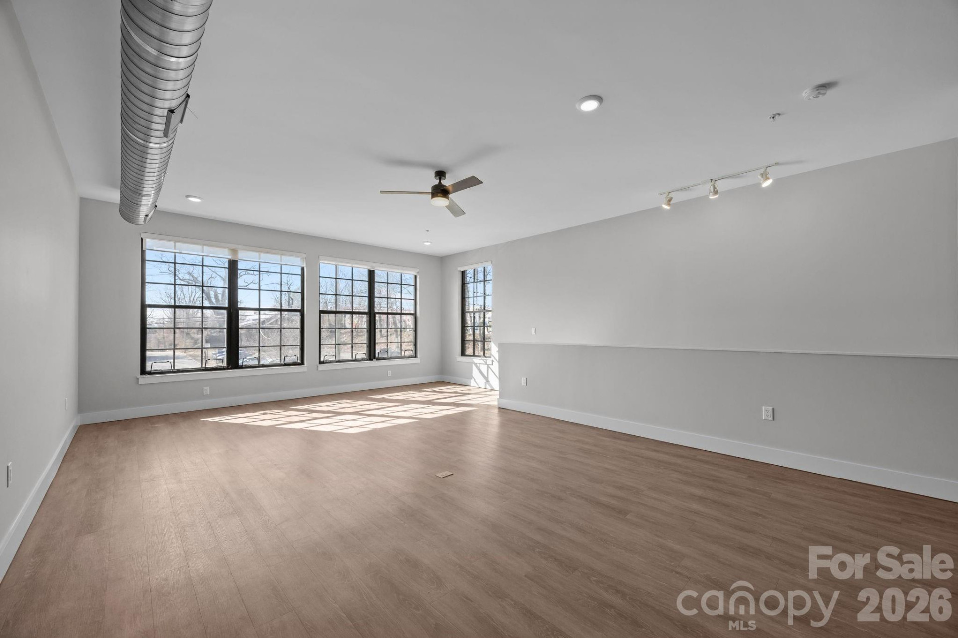 315 Haywood Road - Photo 19