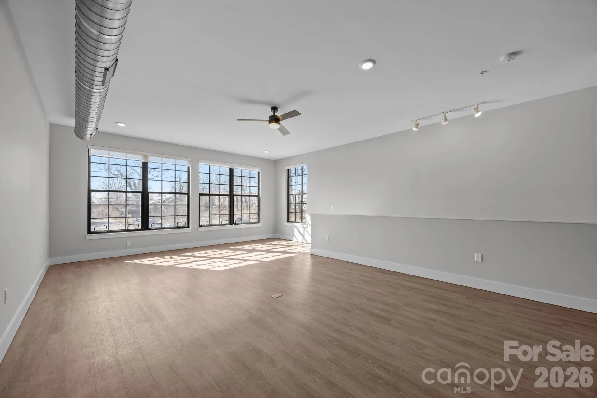 315 Haywood Road - Photo 19