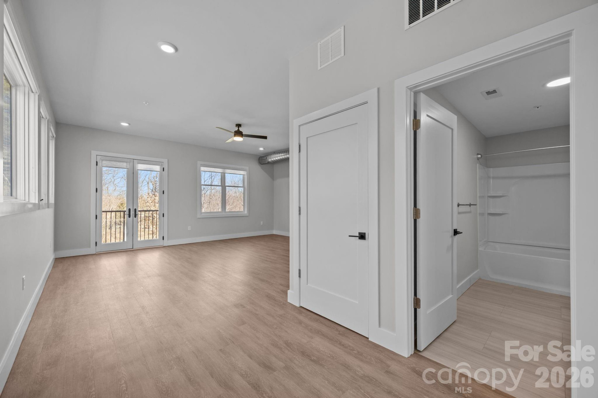 315 Haywood Road - Photo 29