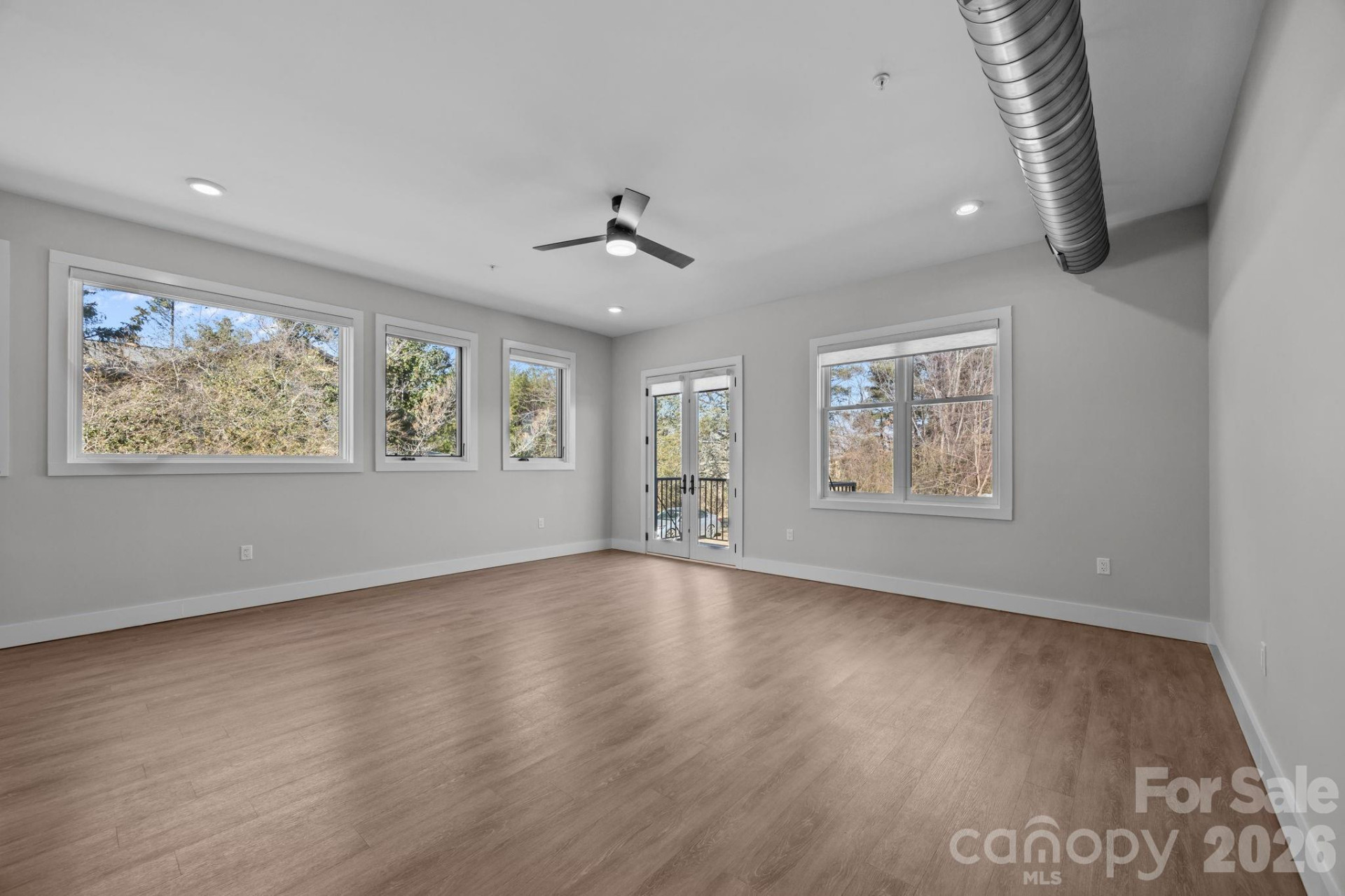 315 Haywood Road - Photo 31