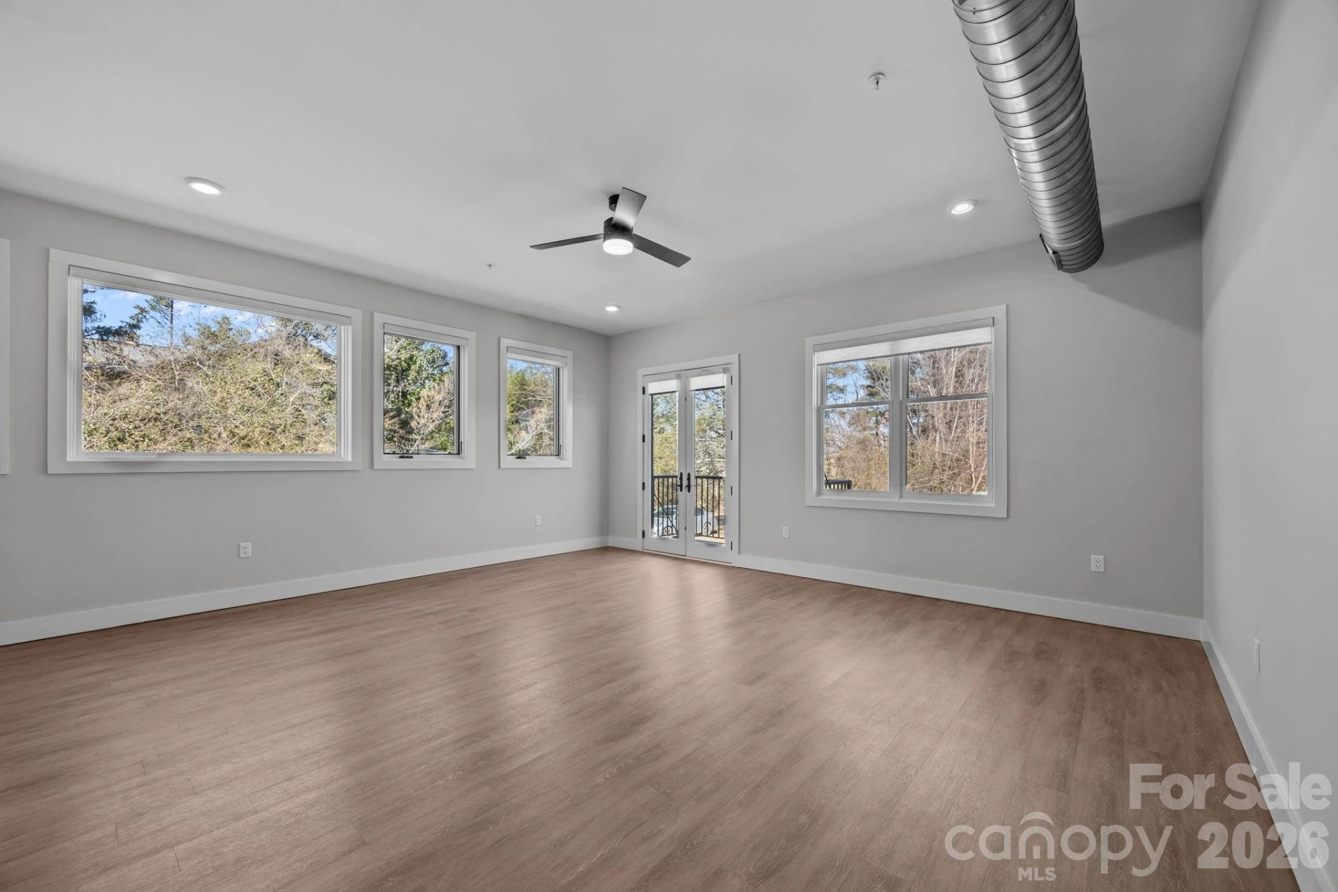 315 Haywood Road - Photo 31
