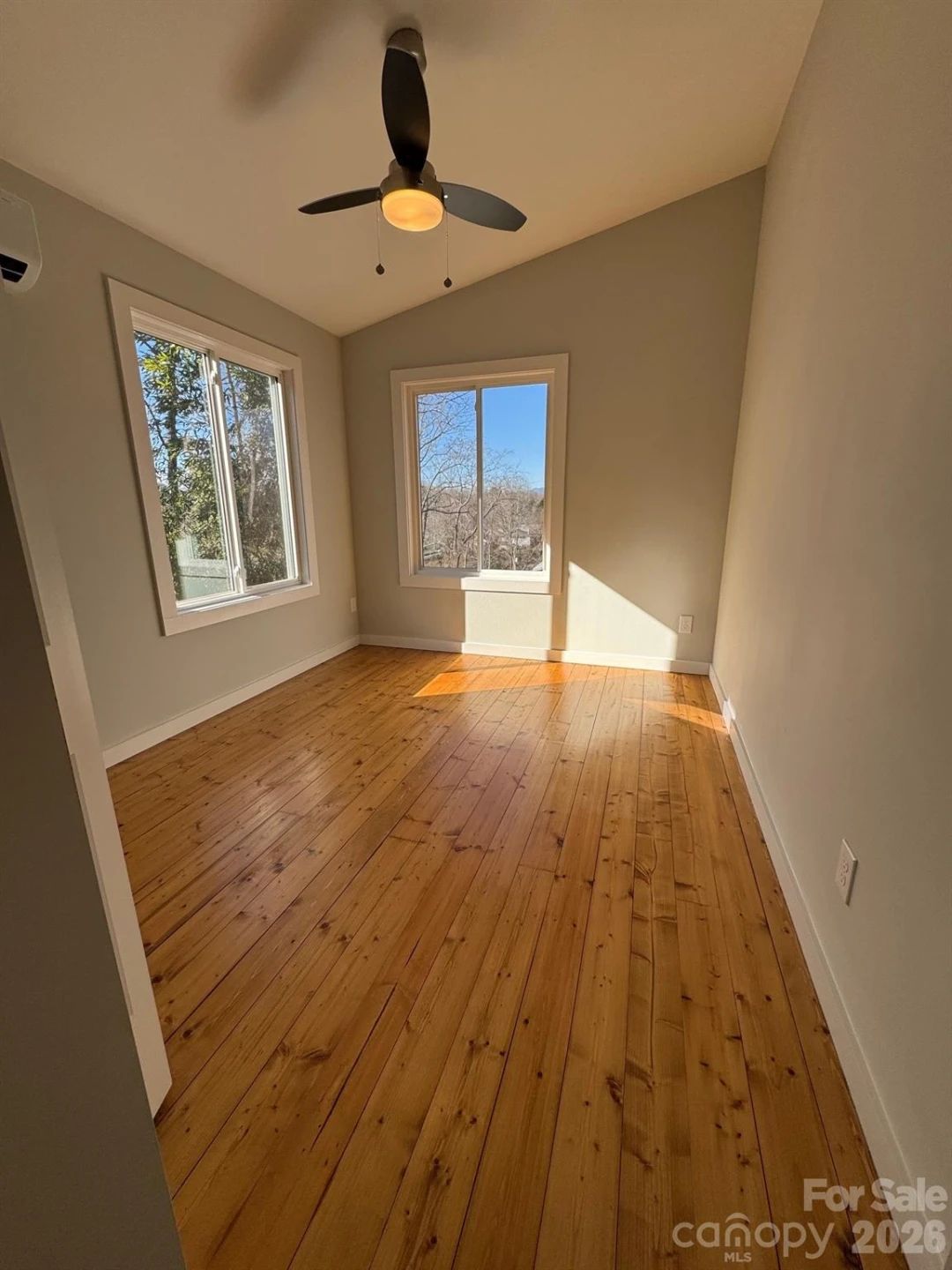 65 Moore Avenue - Photo 12