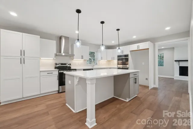 1216 Old Farm Road