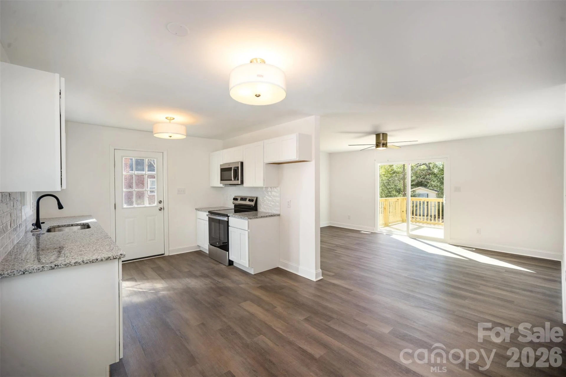 523 Hickory Nut Lane - Photo 2
