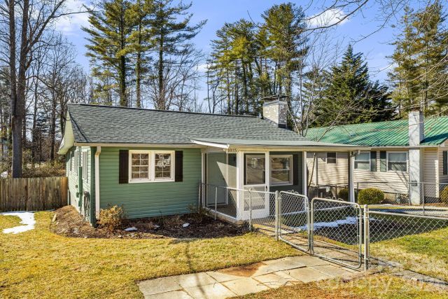 1015 Mountain View Street