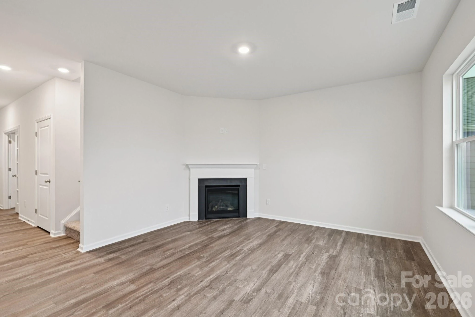 7648 Bainbridge Road - Photo 2