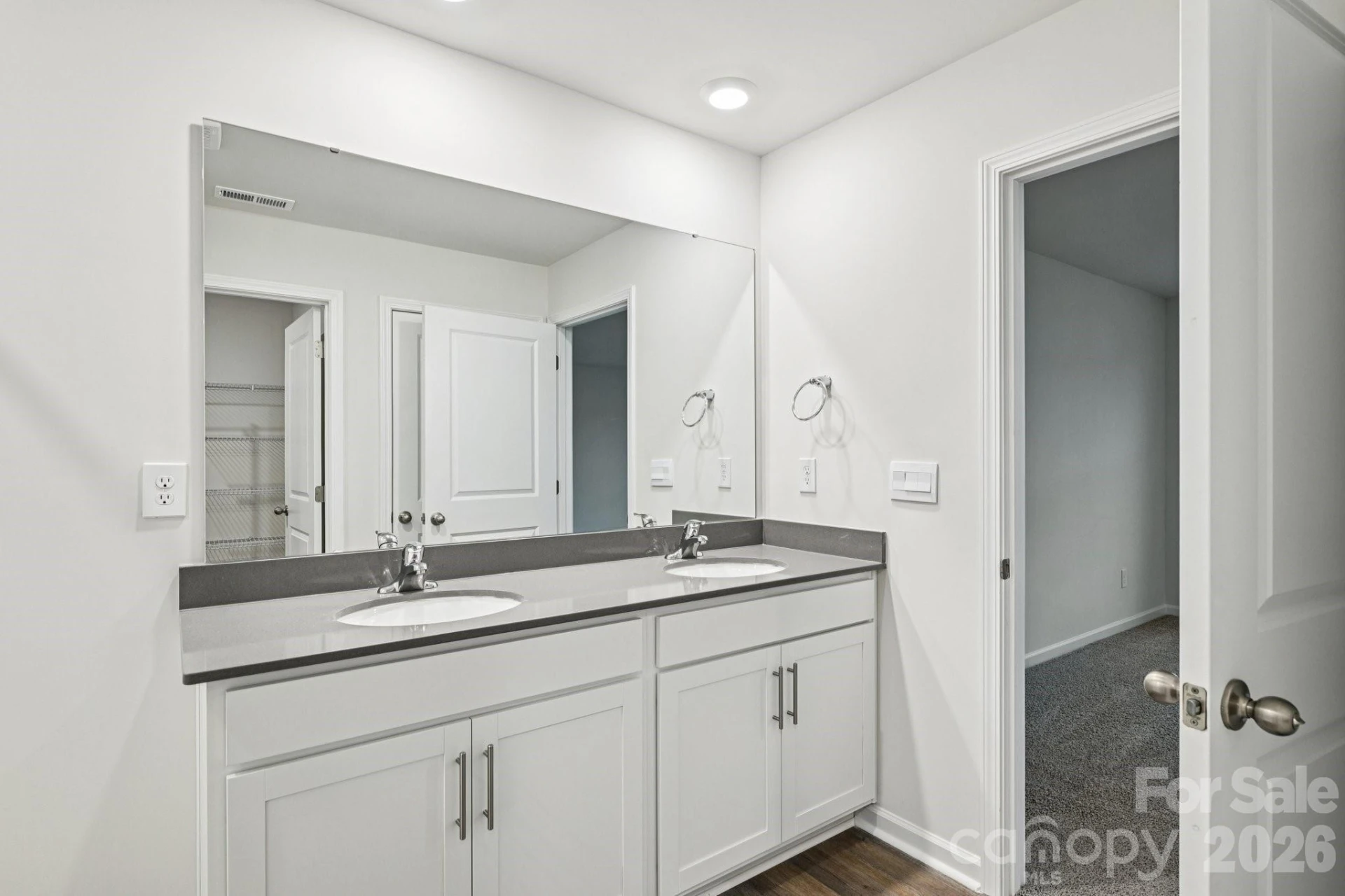 7648 Bainbridge Road - Photo 16