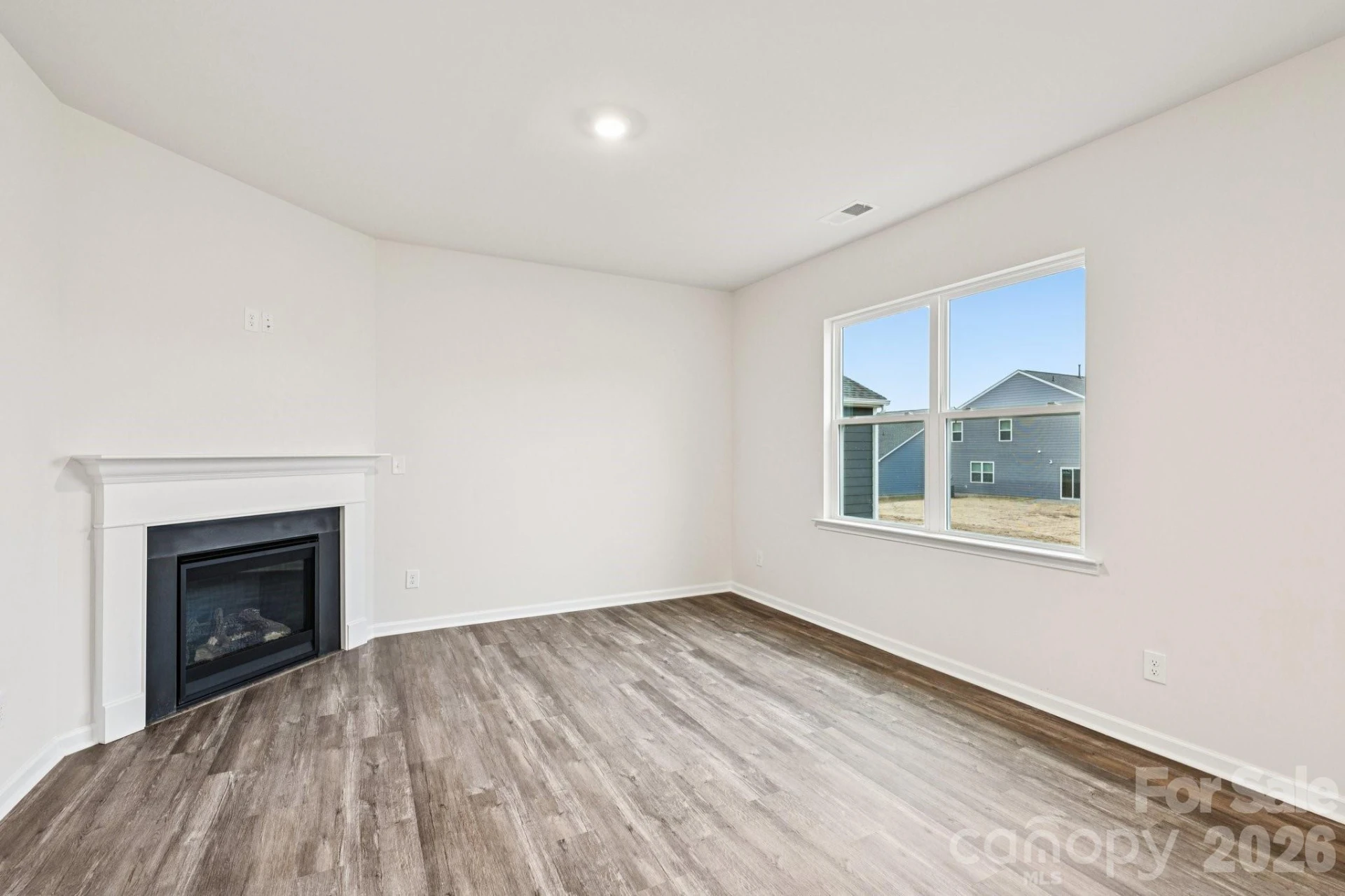 7648 Bainbridge Road - Photo 3