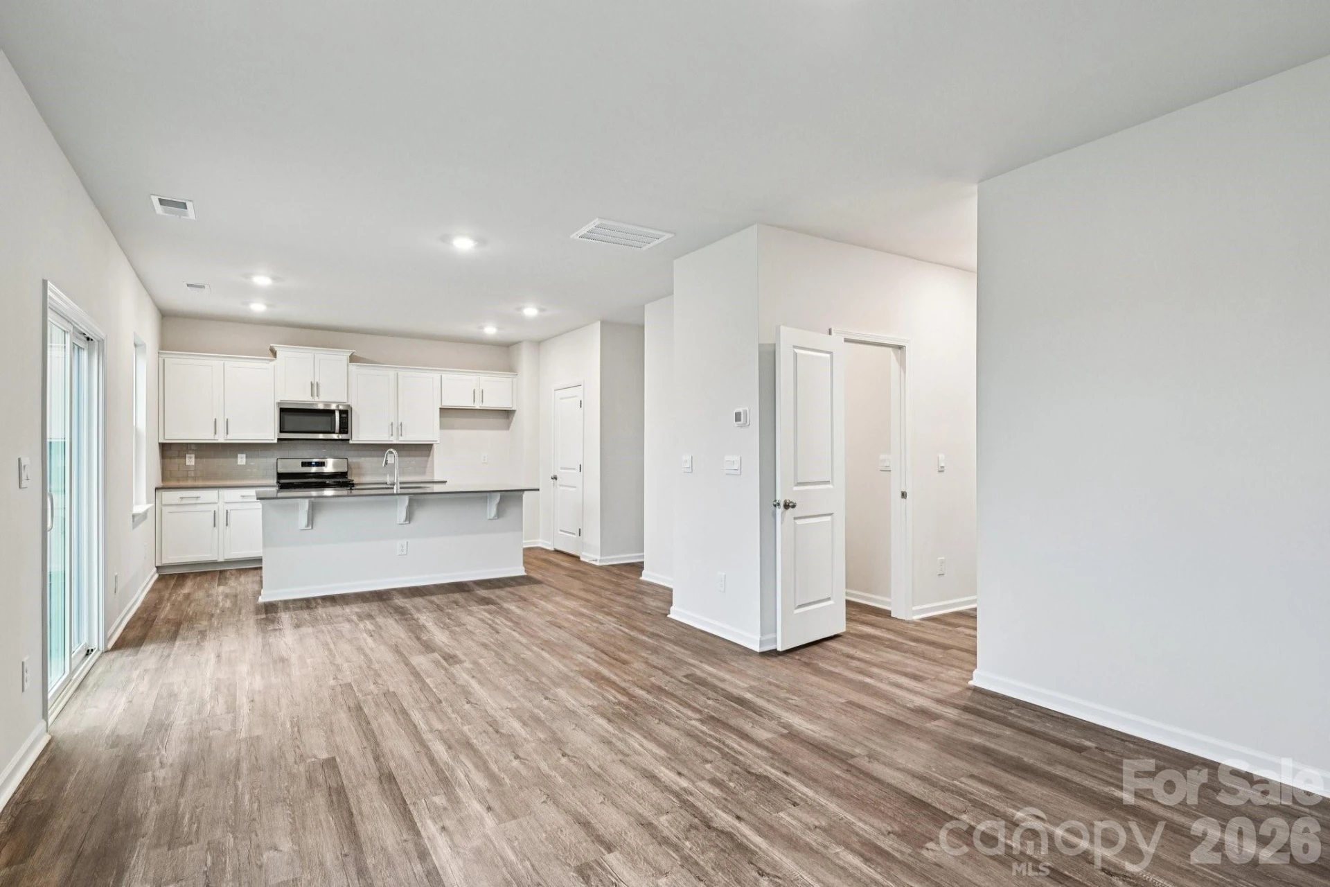 7648 Bainbridge Road - Photo 4