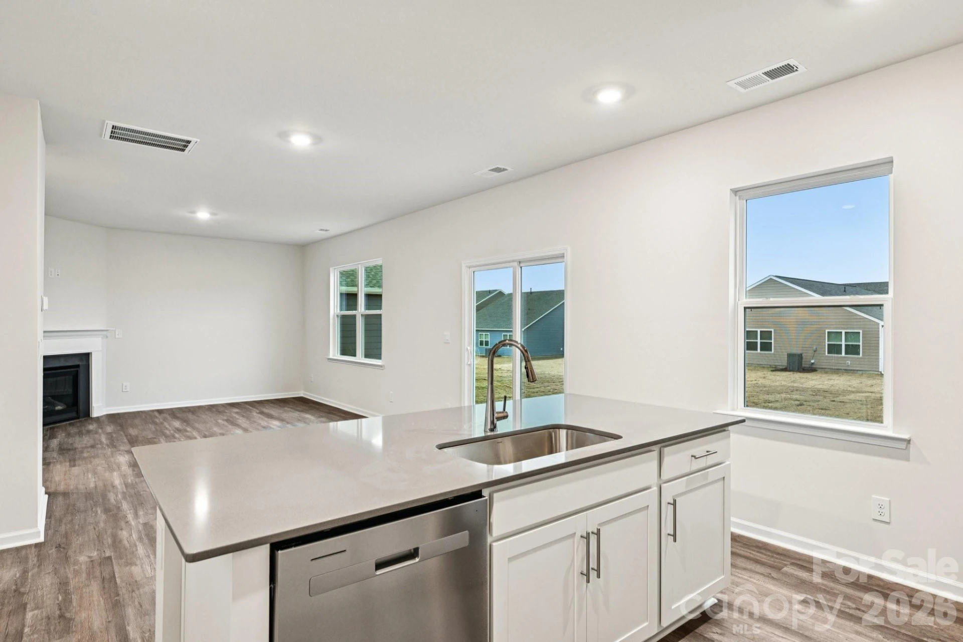 7648 Bainbridge Road - Photo 8