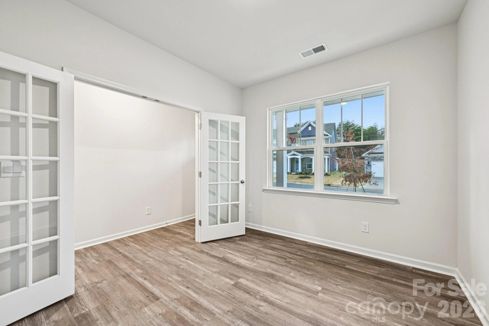 7648 Bainbridge Road - Photo 9