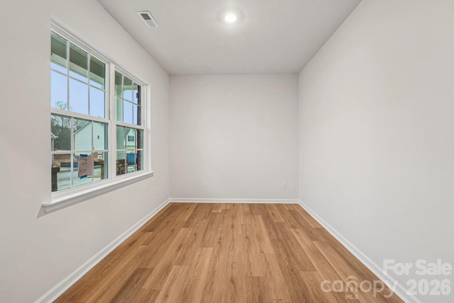 7636 Bainbridge Road - Photo 11