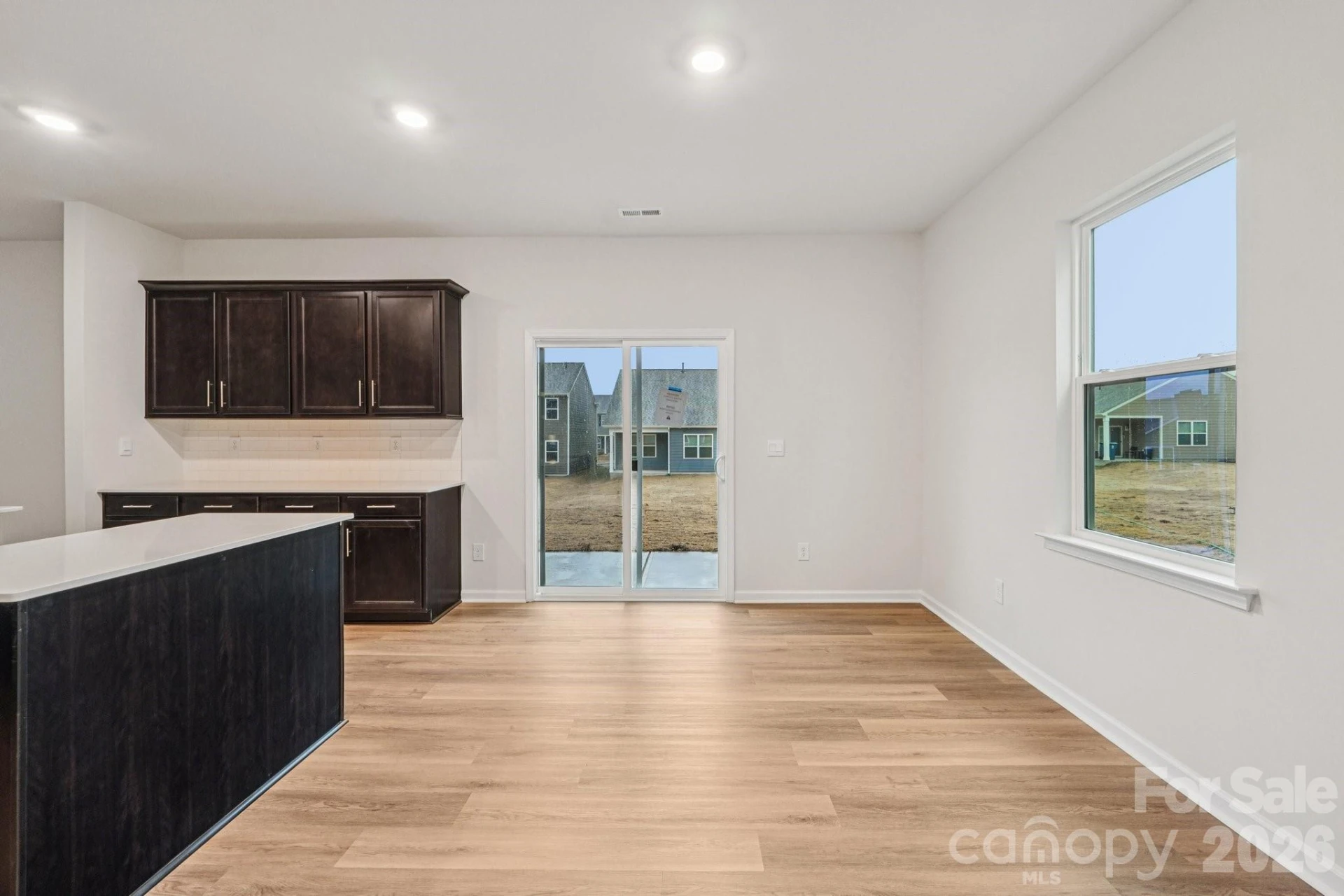 7636 Bainbridge Road - Photo 10