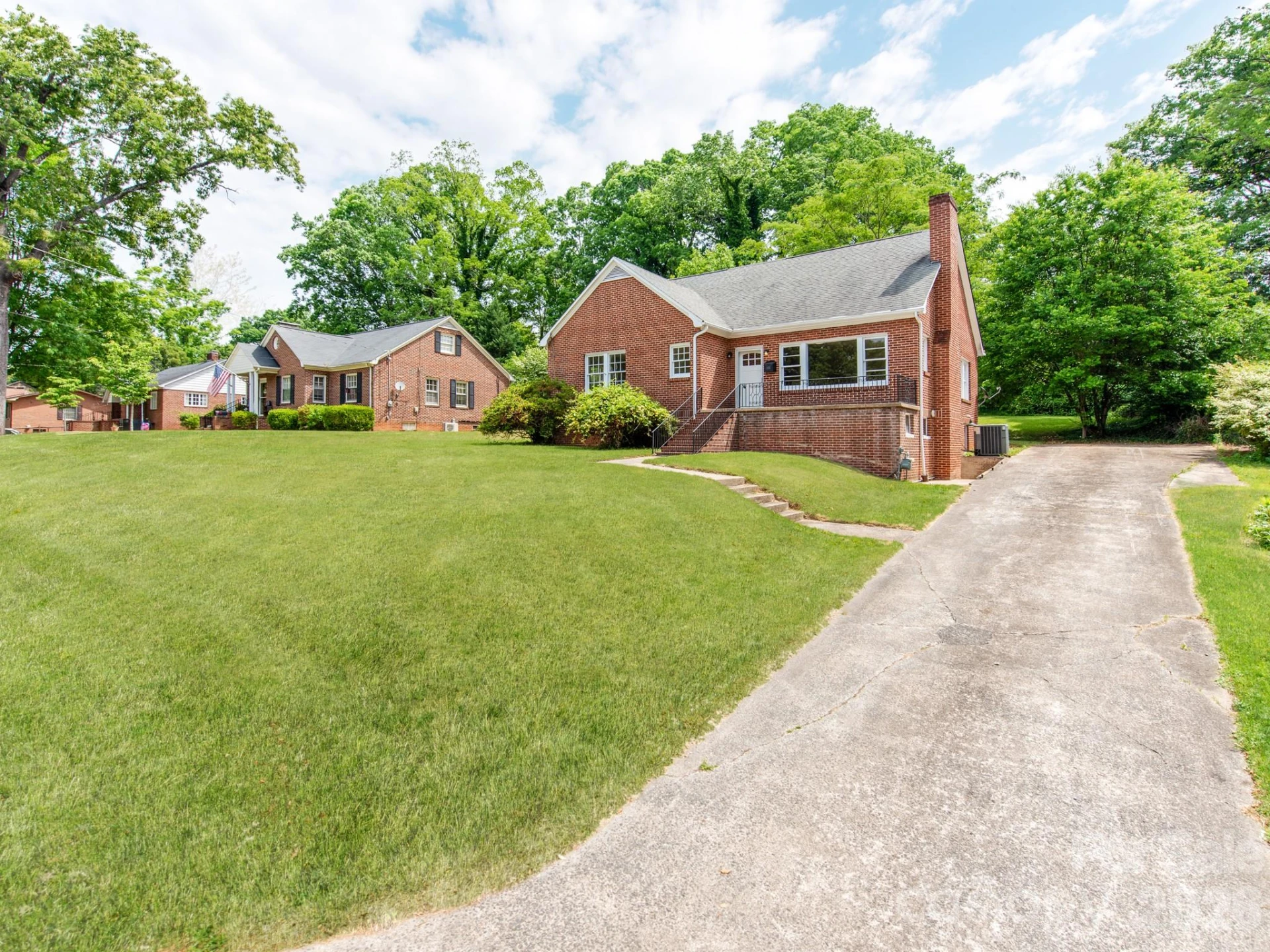 113 Falls Street - Photo 2