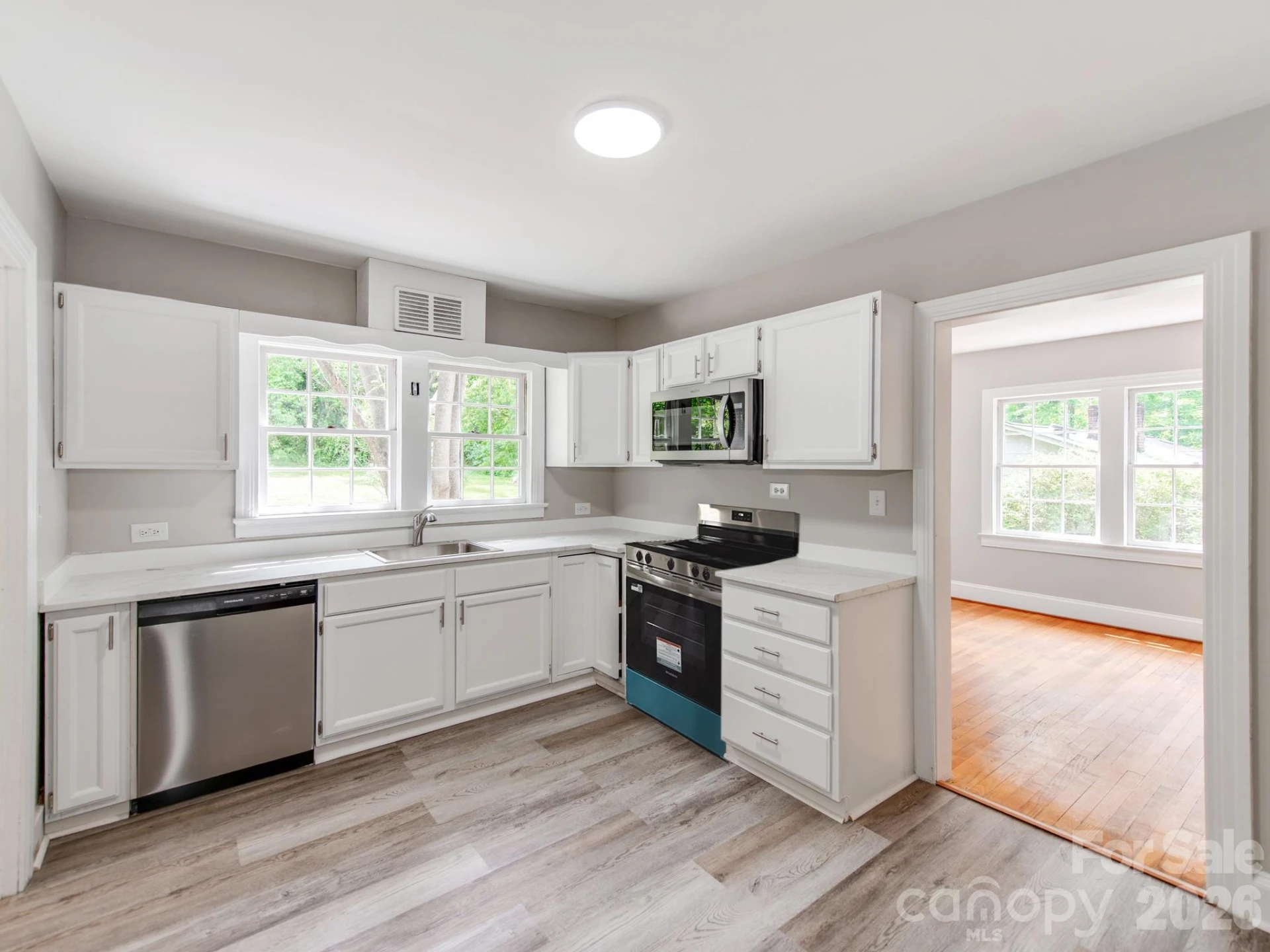 113 Falls Street - Photo 33