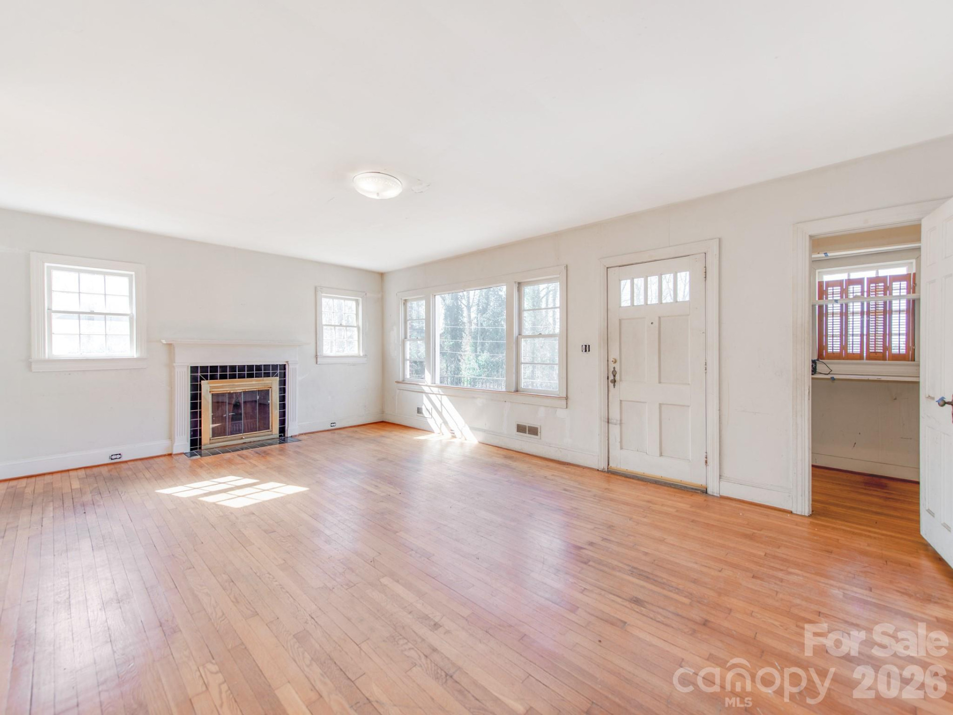 113 Falls Street - Photo 5