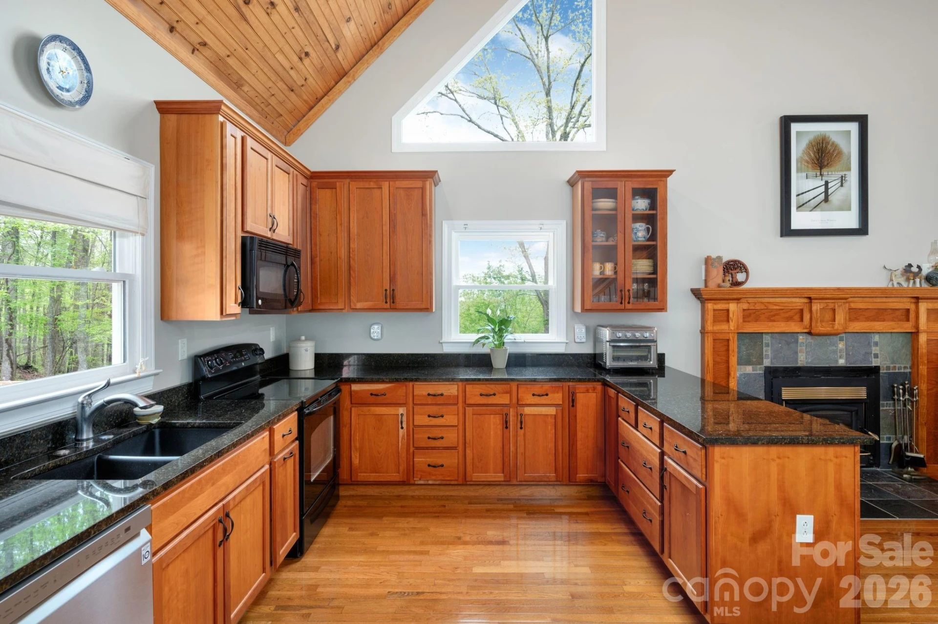 69 Heslar Way - Photo 8