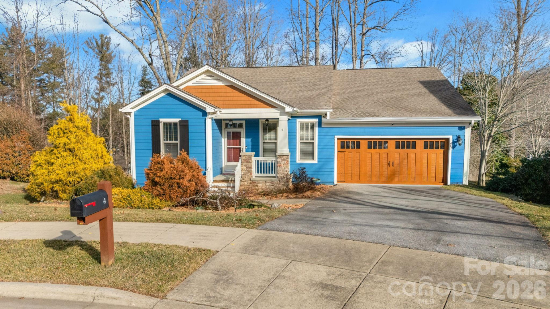 4 Hoolet Court