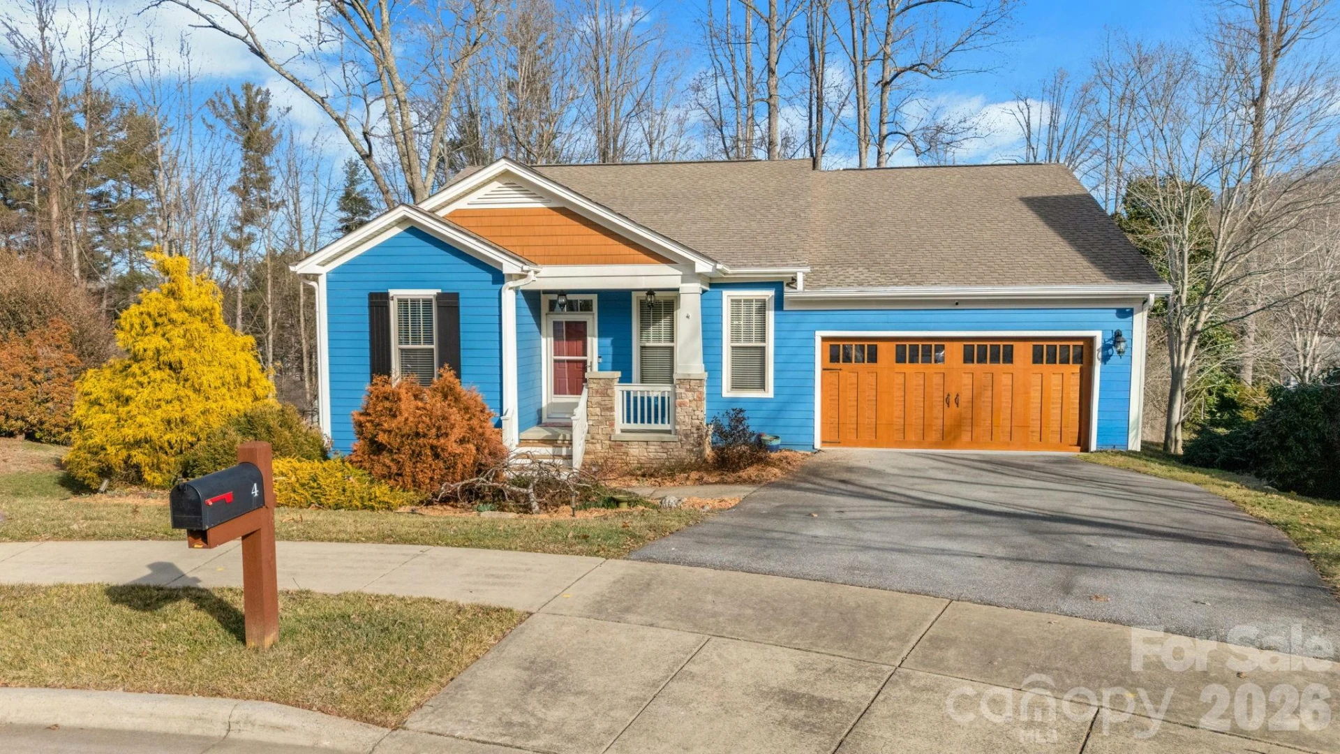 4 Hoolet Court