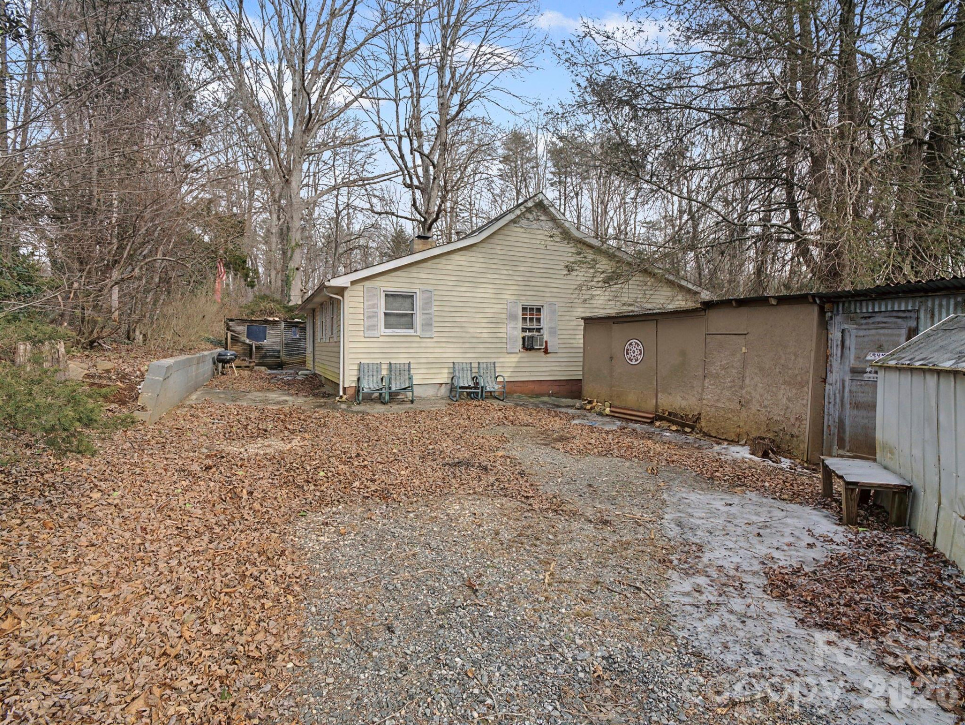 1526 Bills Creek Road - Photo 2