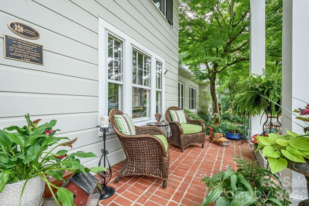 832 4th Avenue - Photo 3