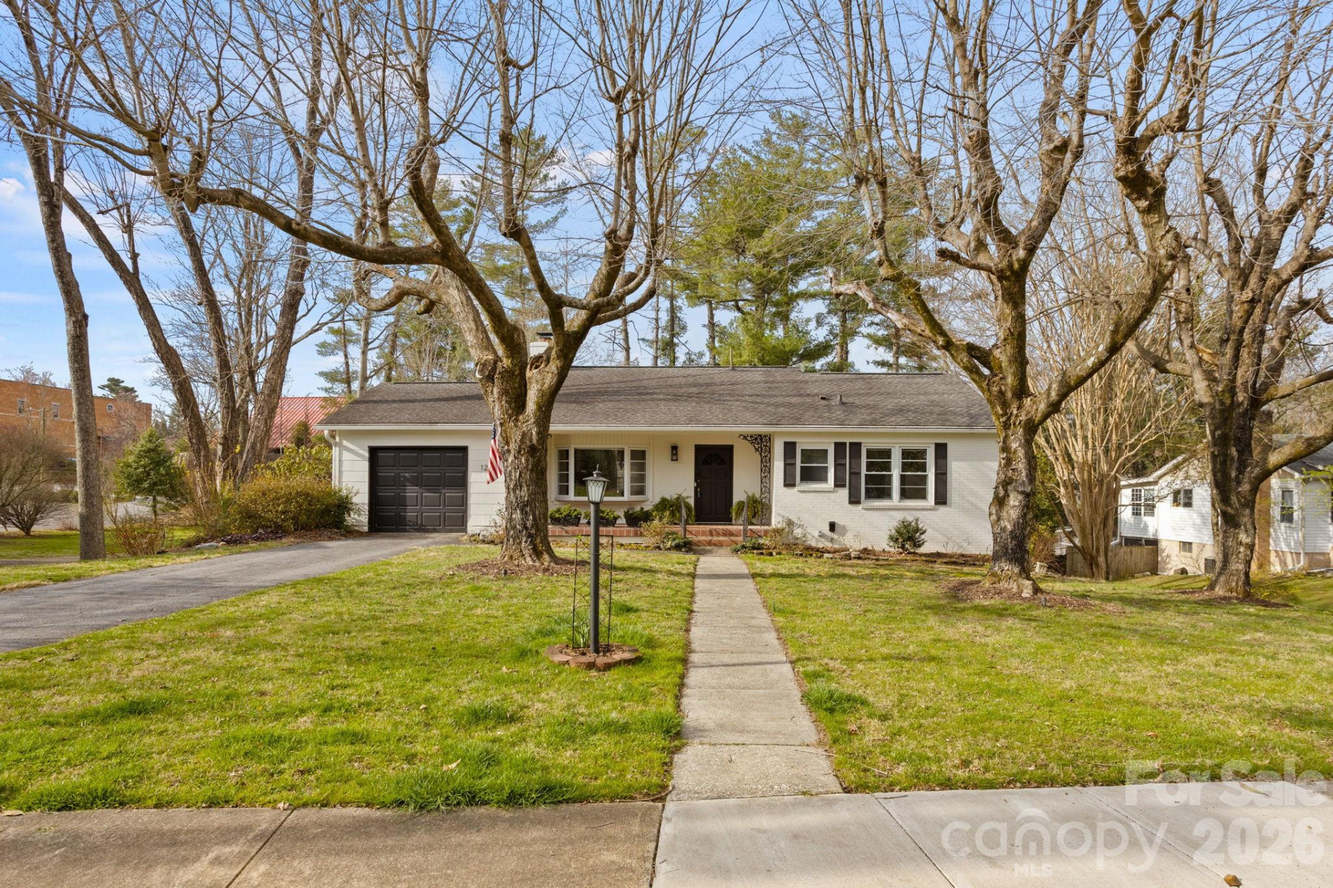 1223 Oakland Street - Photo 2