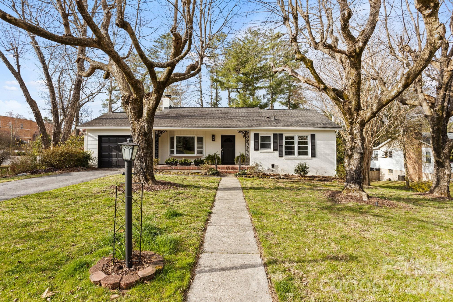 1223 Oakland Street - Photo 3