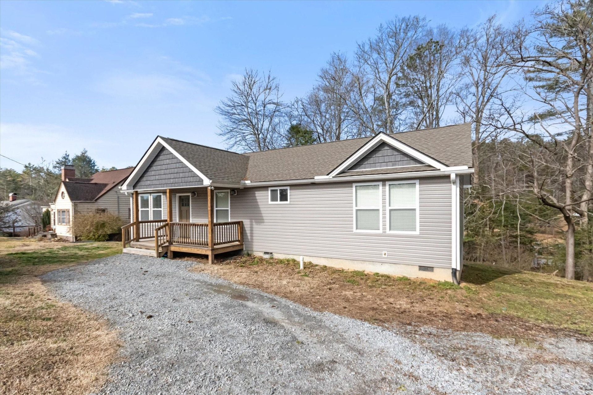 127 Hawthorne Drive - Photo 2